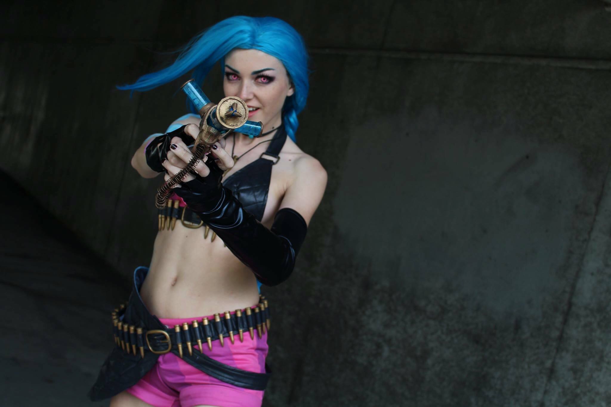 League of Legends: Jinx Cosplay by Neonstrikes