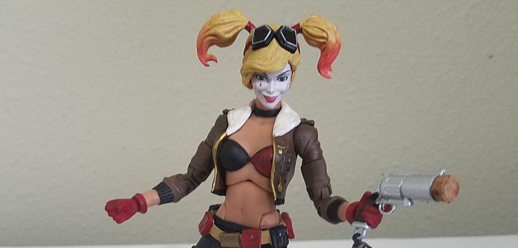 DC Bombshells: Harley Quinn action figure review