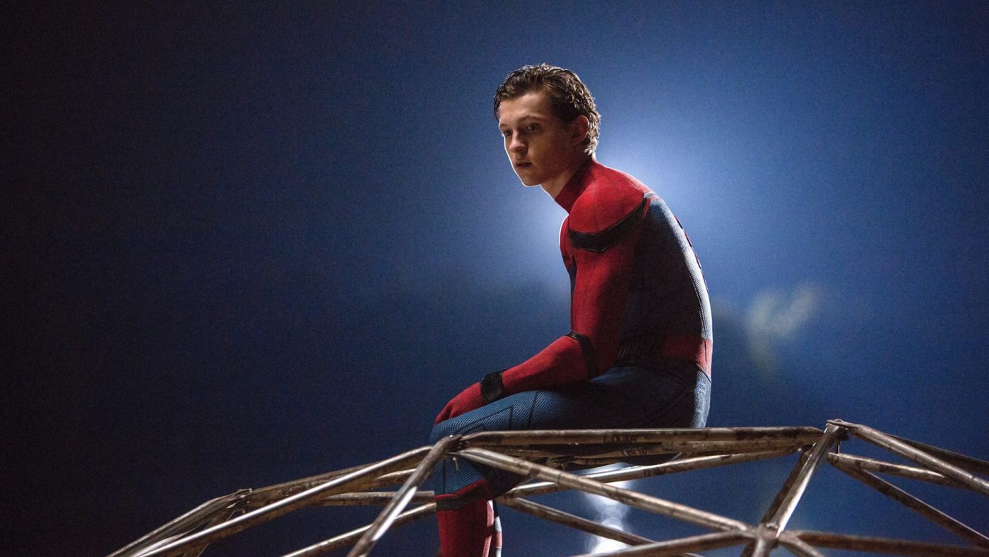 Tom Holland tees off on set of 'Spider-Man: Homecoming'
