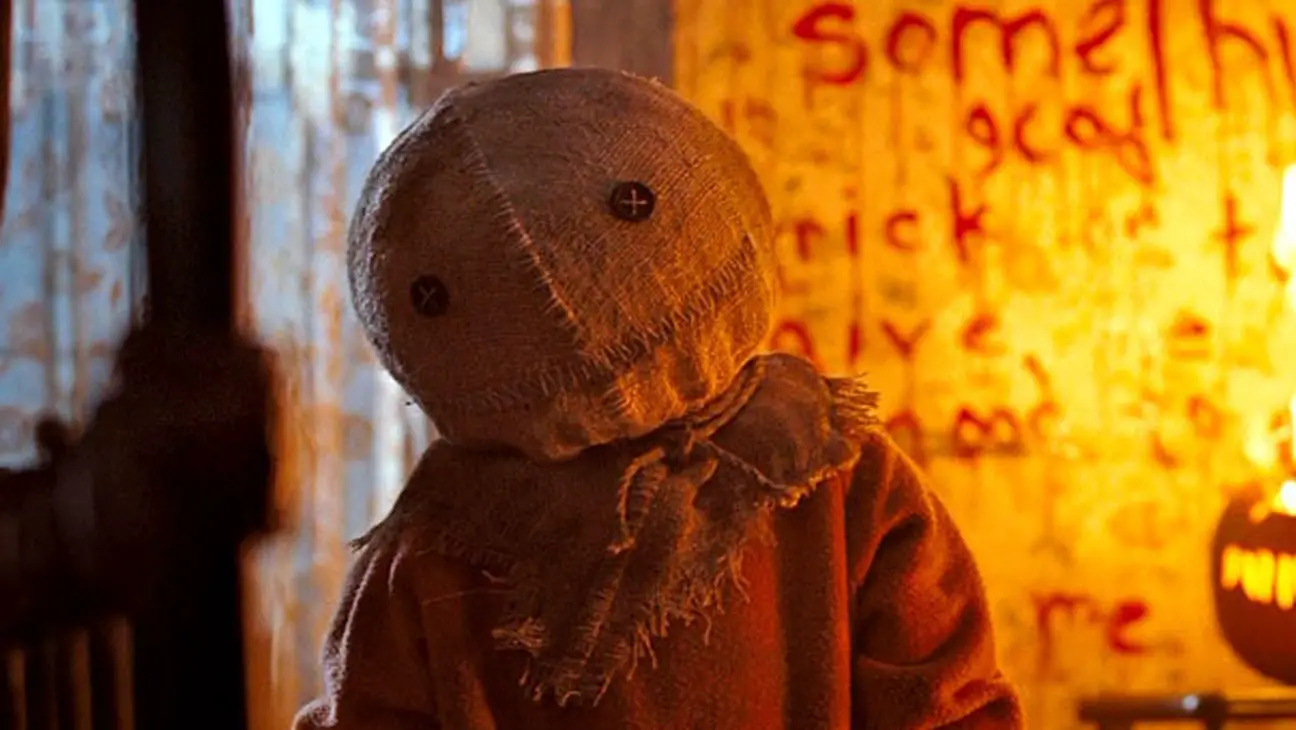 Trick R Treat Review - a cult classic that should have hit theaters. 