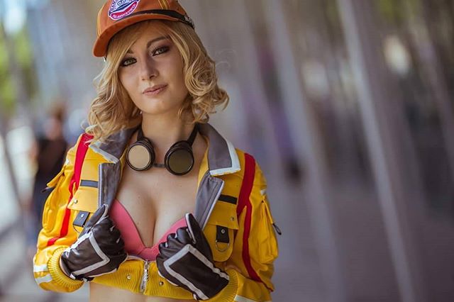Final Fantasy XV: Cindy cosplay by Ally Auer