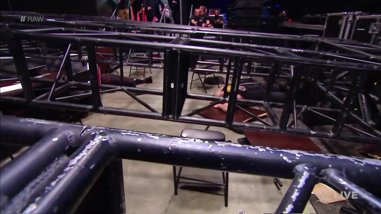 Braun Strowman just used a goddamn grappling hook on WWE Raw