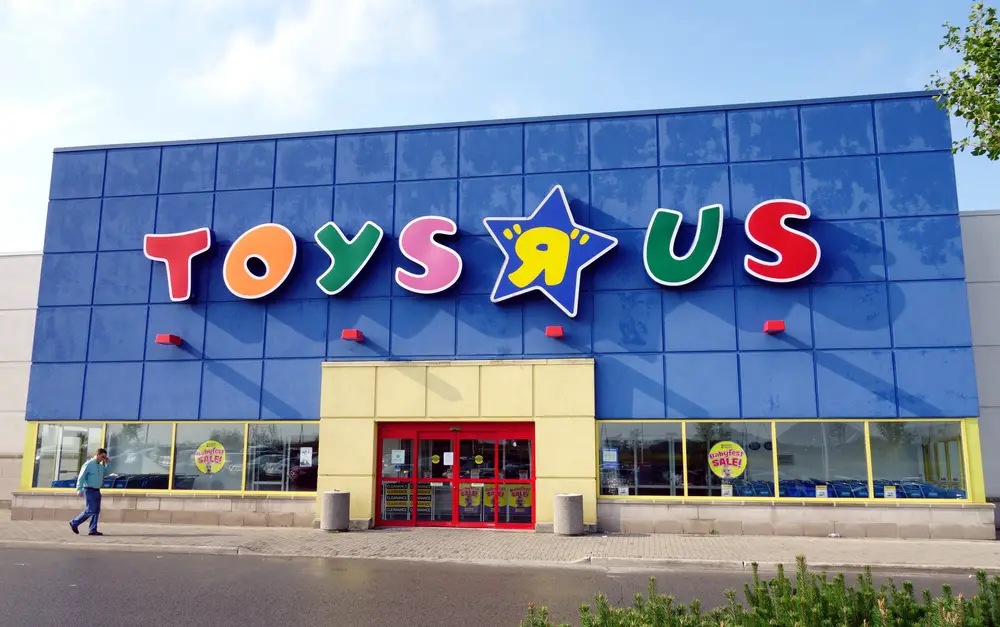 Toys 'R' Us is closing 182 stores nationwide