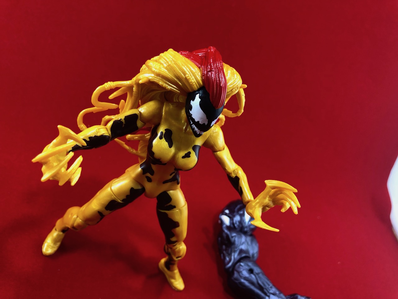 Unboxing: Marvel Legends Scream (Monster Venom BAF) action figure