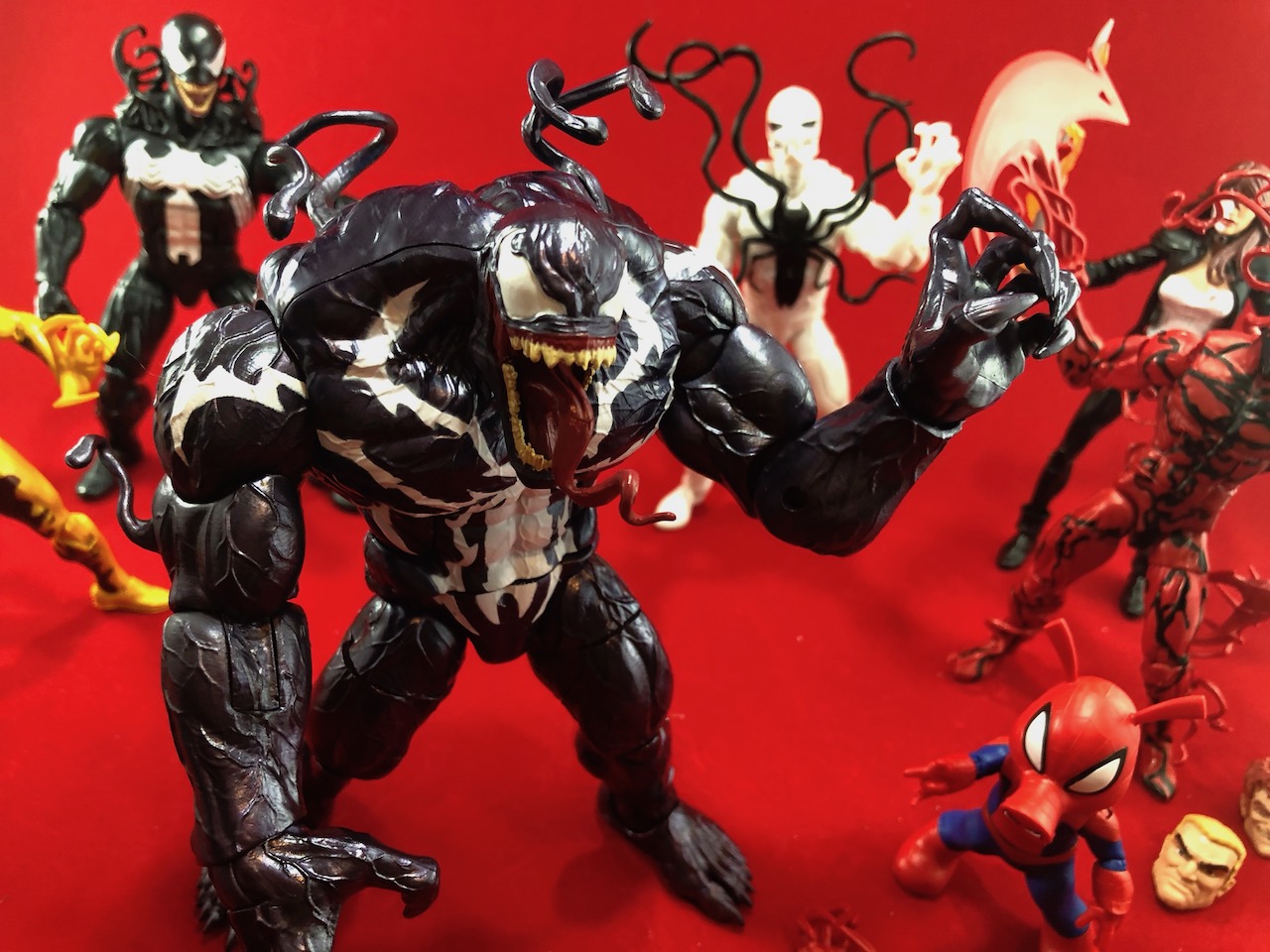 Unboxing: Marvel Legends Monster Venom BAF