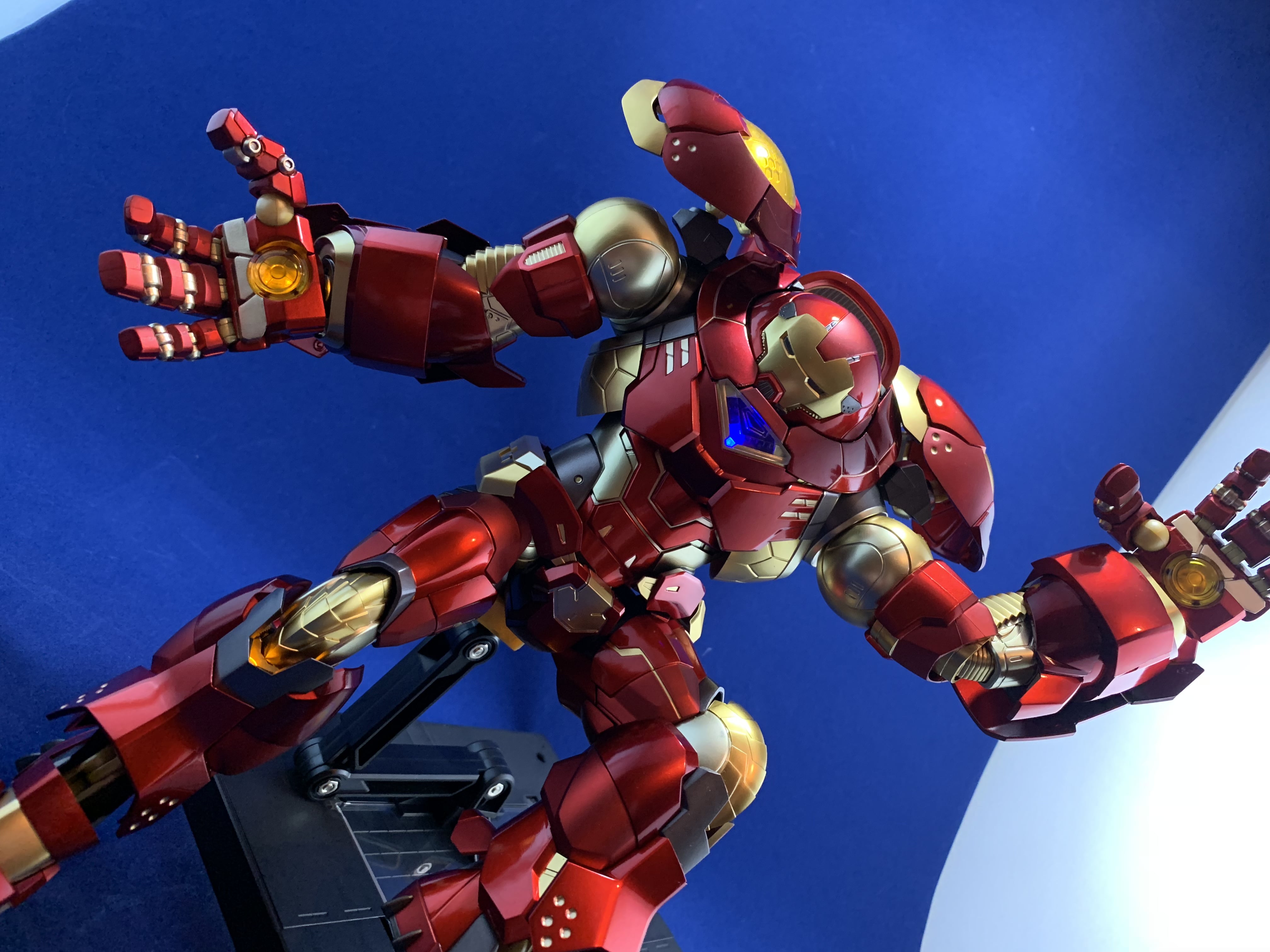 Sentinel Re:Edit Iron Man #05 Hulkbuster action figure unboxing and review