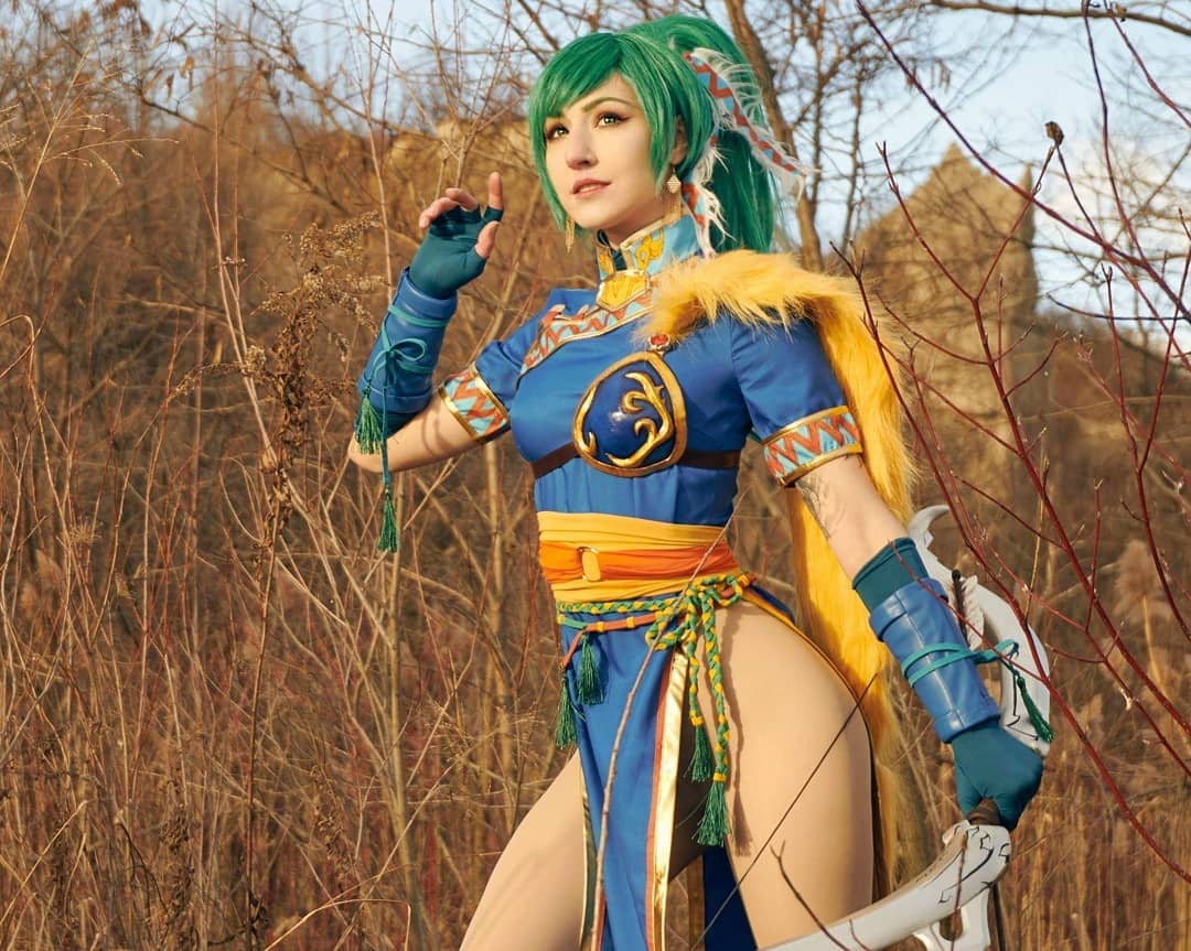 An interview with Luxlo -- cosplayer, proud Canadian, and perpetual monster hunter
