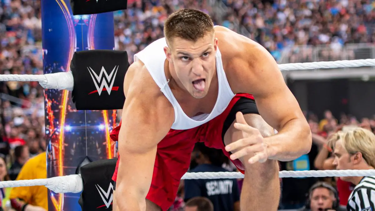 Rob Gronkowski has reportedly signed with WWE