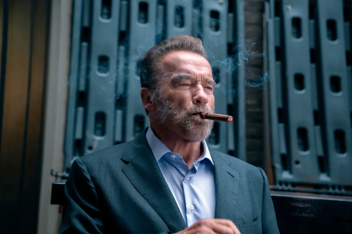 Fubar. Arnold Schwarzenegger as Luke Brunner in episode 101 of Fubar