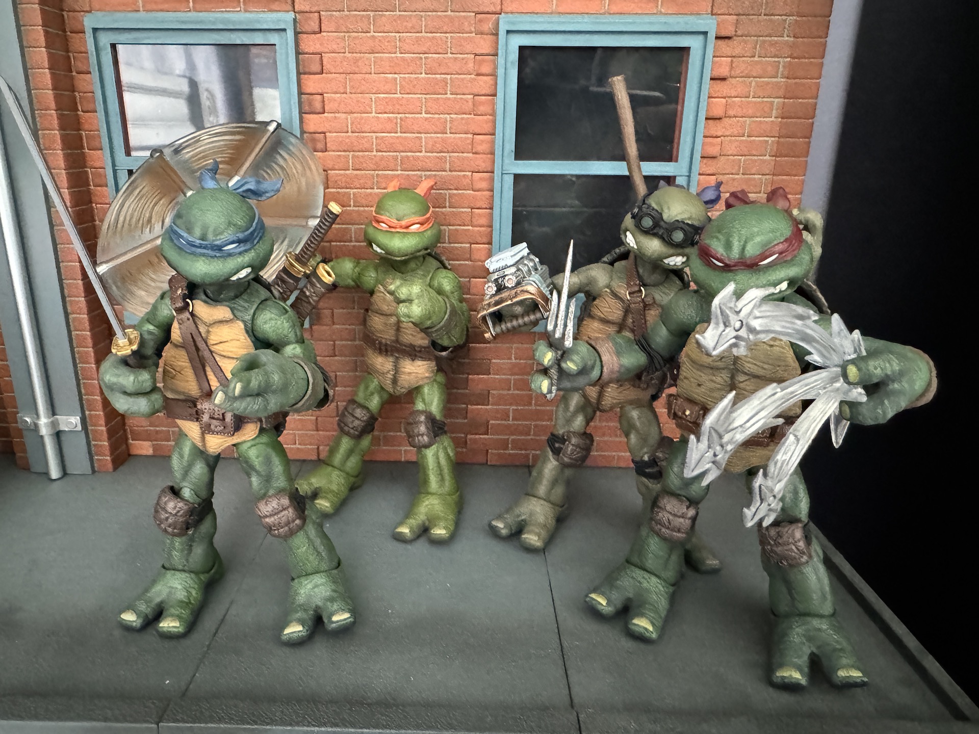 Mezco Teenage Mutant Ninja Turtles Deluxe Boxed Set review