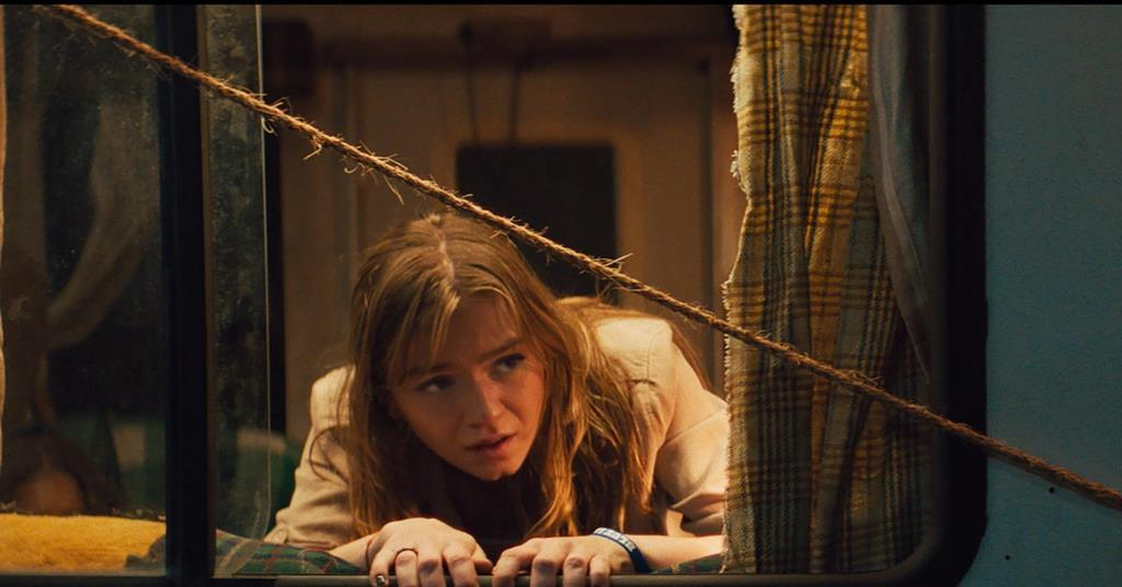 'Don't Turn Out the Lights' review: Too loud and too long