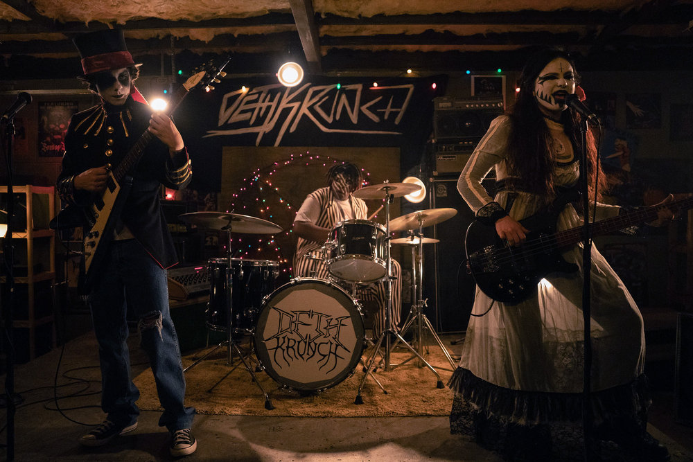 tv picks --HYSTERIA! -- "The Satanic Panic" Episode 101 -- Pictured: (l-r) Emjay Anthony as Dylan, Kezii Curtis as Spud, Chiara Aurelia as Jordy