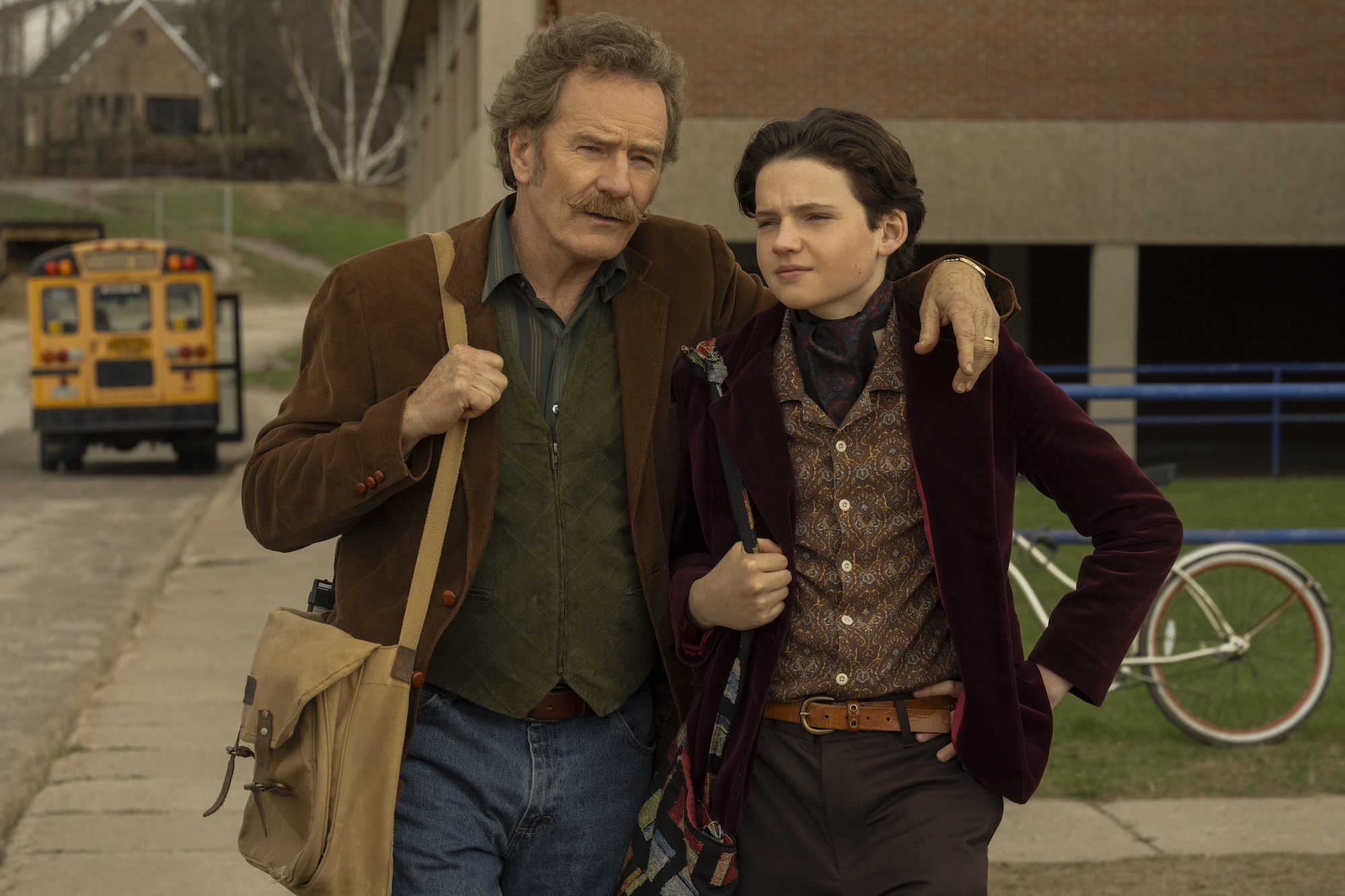 Bryan Cranston as Buddy and Benjamin Evan Ainsworth as Les in Everything's Going to Be Great.