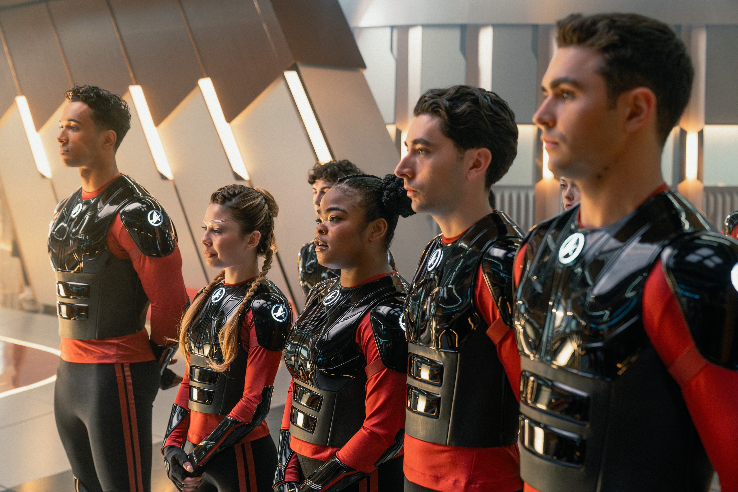 Sandro Rosta as Caleb Mir, Bella Shepard as Genesis Lythe, Kerrice Brooks as Sam, Romeo Carere as Ocam Sadal and George Hawkins as Darem Reymi in Star Trek: Starfleet Academy, episode 3, season 1